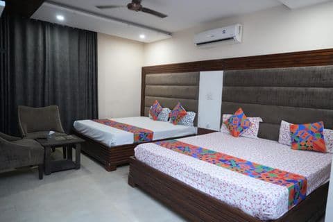 2 Family Room image 1