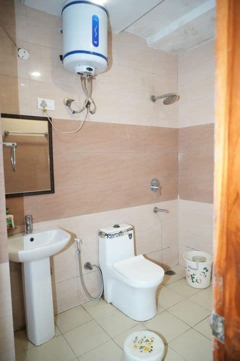 Gold Room image 2