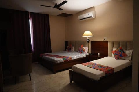 1 Family Room image 1
